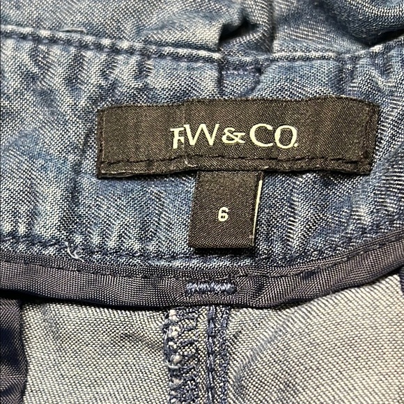 RW&CO High-Waisted 100% Lyocell Blue Shorts with Paper-Bag Waist. Size 6 - Picture 2 of 10